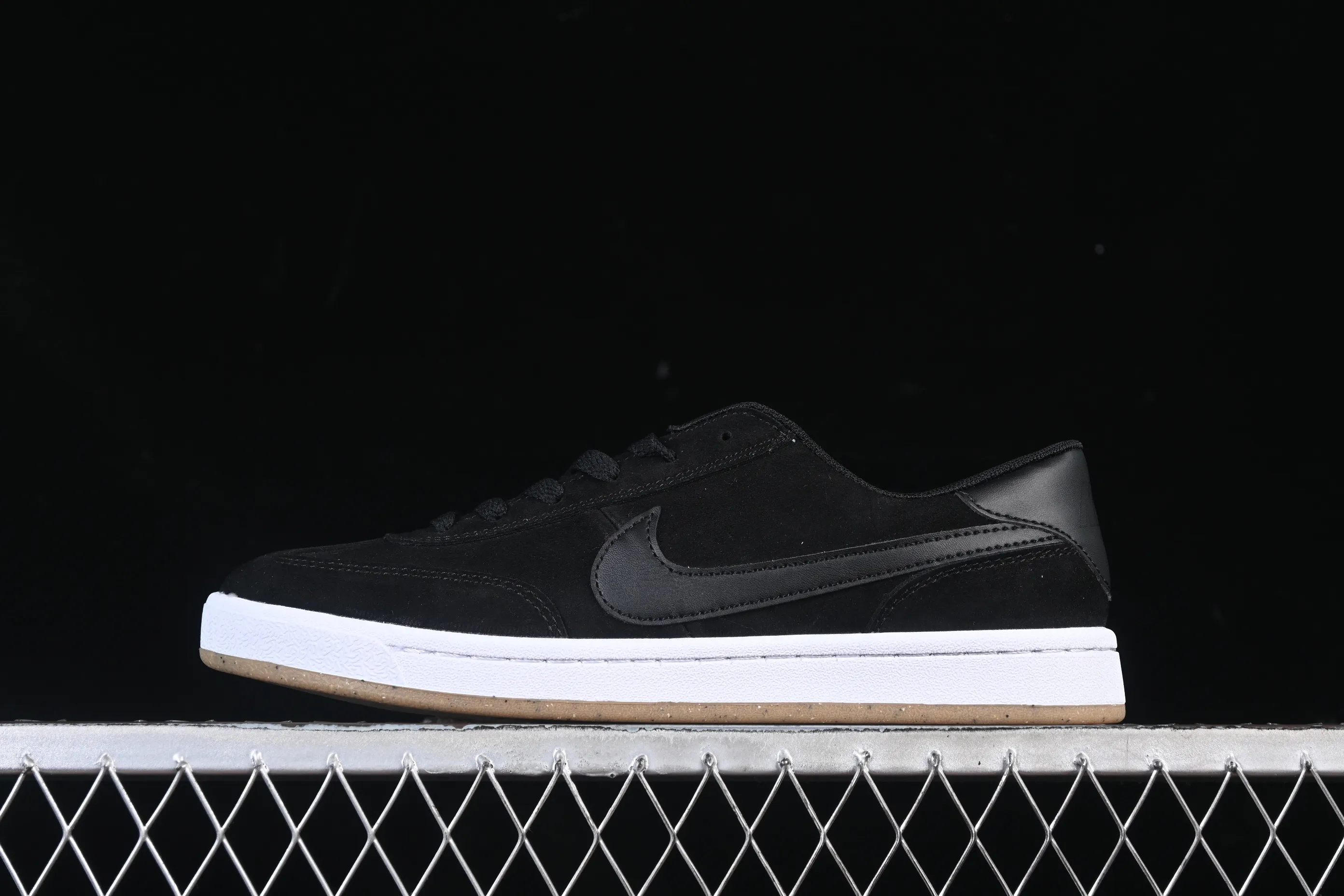 All categories Nk SB Dunk series Nike SB Fc Classic campus sneakers Nike SB Fc Classic Nike autumn and winter campus casual sneakers 909096-001